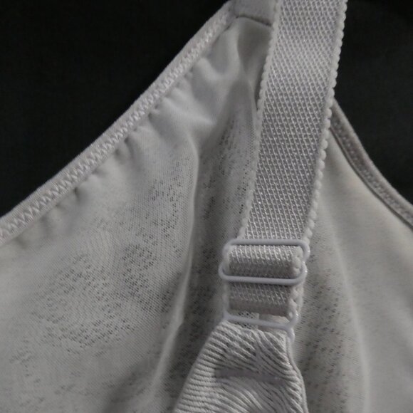 WACOAL | 40 DDD | Elegant Light Grey Lace Bra | Underwire Support | Unpadded - Picture 13 of 16